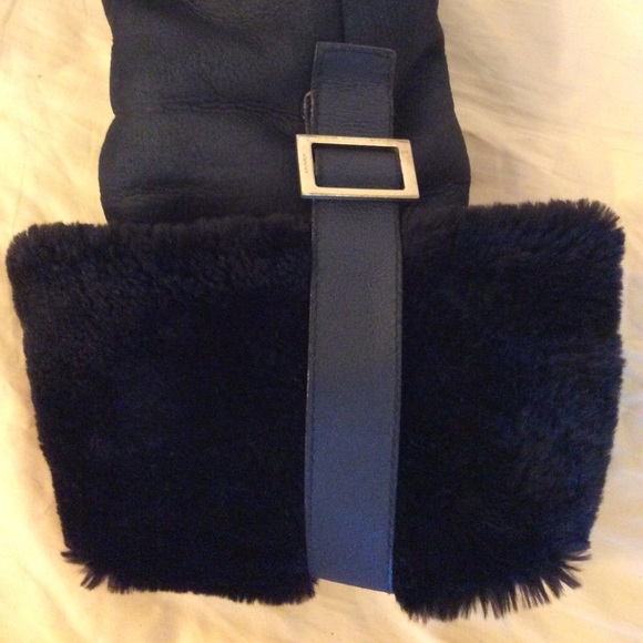 Gucci Cropped Shearling Jacket - Picture 8 of 16